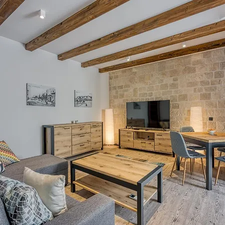 The 3 Figs בית הארחה פורץ