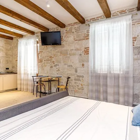 The 3 Figs Pensión 3*